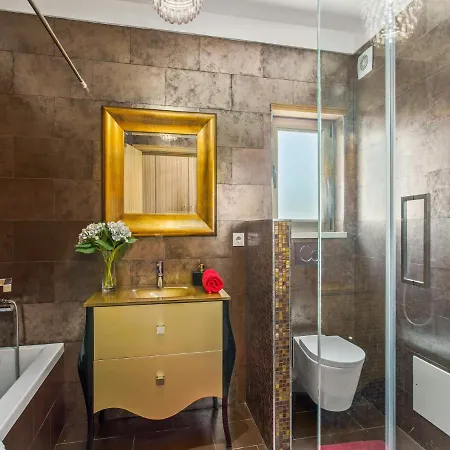 Stunning Luxury Private Pool, Galé